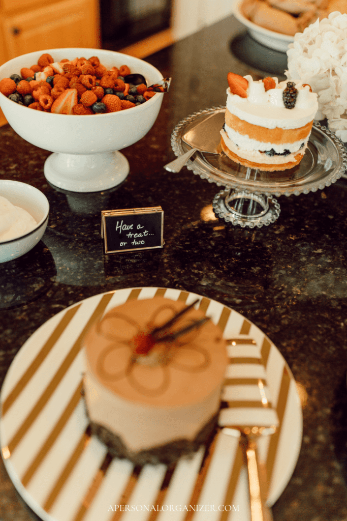 How to organize to host a brunch.