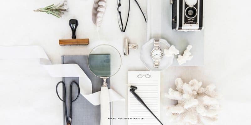 7 steps to organize a summer yard sale to declutter and organize your home for back to school time! Organize a summer yard sale to clean out your rooms and garage and earn you dollars for those back to school supplies and clothing that your kids need as you prepare your kids to return to school!